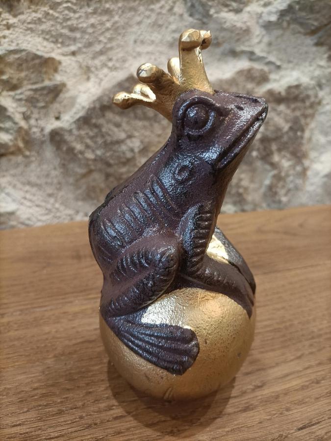La Grenouille Amoureuse Menat Екстериор снимка